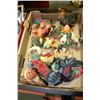 Image 1 : FLAT OF ROOSTER ORNAMENTS