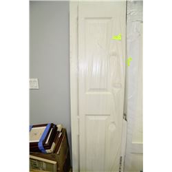 PAIR OF BIFOLD DOORS 79" X 15"