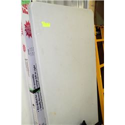 PLASTIC FOLDING TABLE 6' X 29"