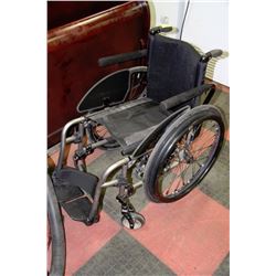 FOLDABLE WHEELCHAIR