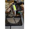Image 1 : BLACK & DECKER COMPOUND MITRE SAW