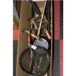 BOX OF VINTAGE HARNESS, CURRY COMB, NOSE BASKET,