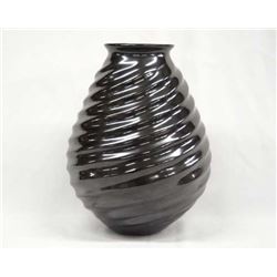 Large Mexican Mata Ortiz Black Swirl Jar