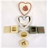 Image 2 : 4 English Wedgewood Bisque Porcelain Trinket Boxes