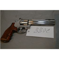 Smith & Wesson Model 686 - 2 .357 Mag Cal 6 Shot Revolver w/ 152 mm bbl [ stainless finish, adjustab