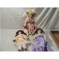 LOT 3 VINTAGE PORCELAIN DOLLS HERITAGE MINT