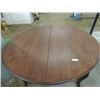 Image 2 : OVAL DINING TABLE NICELY CARVED 58" X 46"