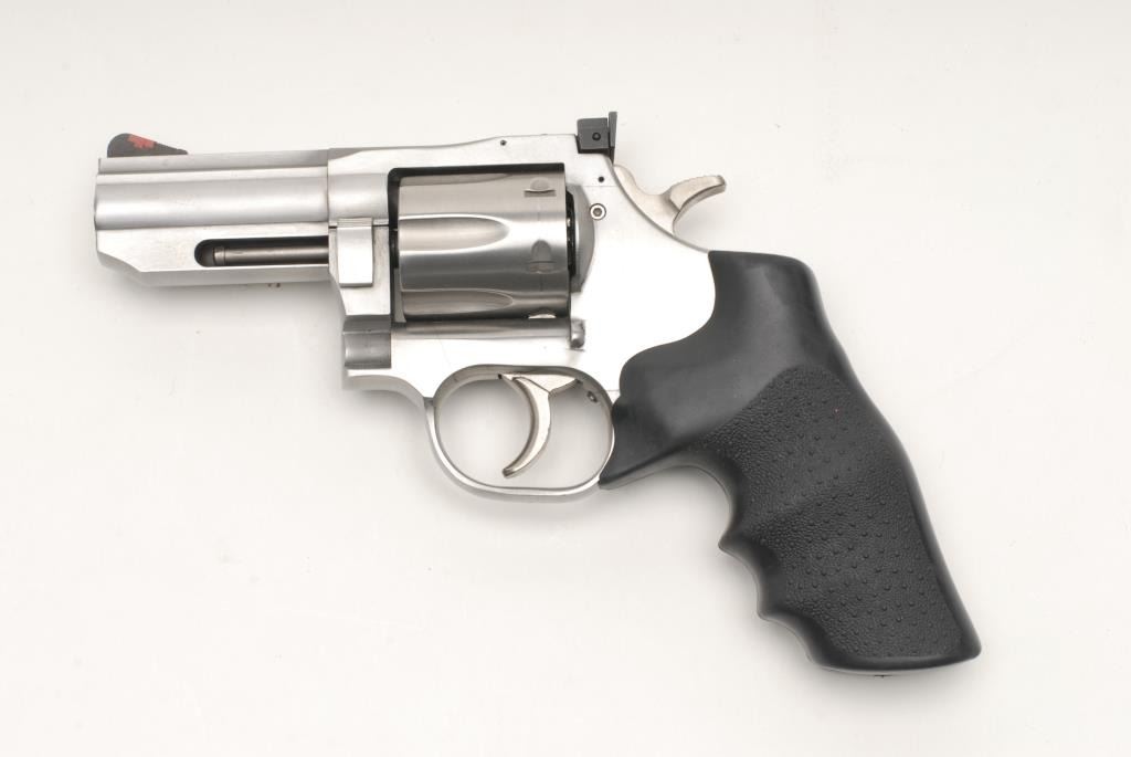 Dan Wesson 357 Mag Stainless Steel Revolver With A 3 Barre Hogue Grips S N In Fin