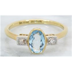 0.42ct Aquamarine and Diamond Ring - 18KT Yellow Gold