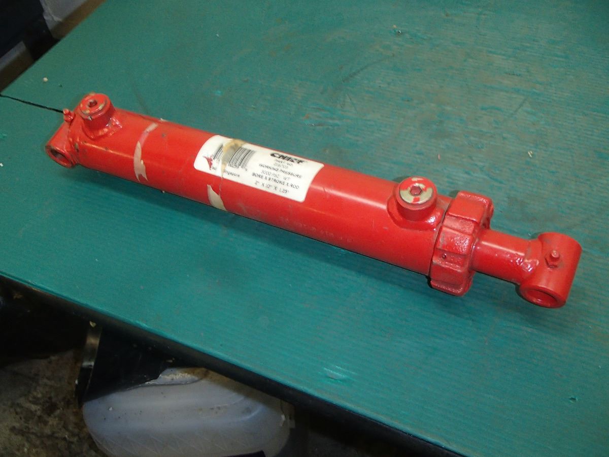 Chief Hydraulic Cylinder P/N 216703 BTM Industrial