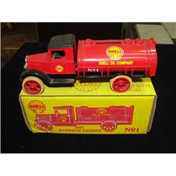 Ertl Die Cast Bank Shell 1931 Hawkeye Tanker w/Box