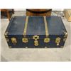 Image 1 : Vintage Trunk w/Tray