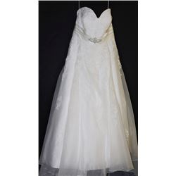 WHITE LACE OVERLAY STRAPLESS WEDDING GOWN W/ TRAIN