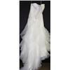Image 2 : WHITE LACE OVERLAY STRAPLESS WEDDING GOWN