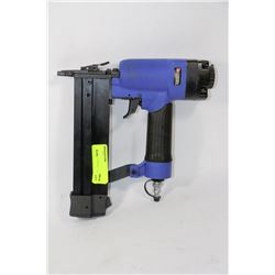 CAMPBELL HAUSFELD 2 IN 1 NAILER/STAPLER