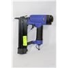 Image 1 : CAMPBELL HAUSFELD 2 IN 1 NAILER/STAPLER