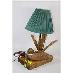 DECORATIVE WOODEN DUCK LAMP