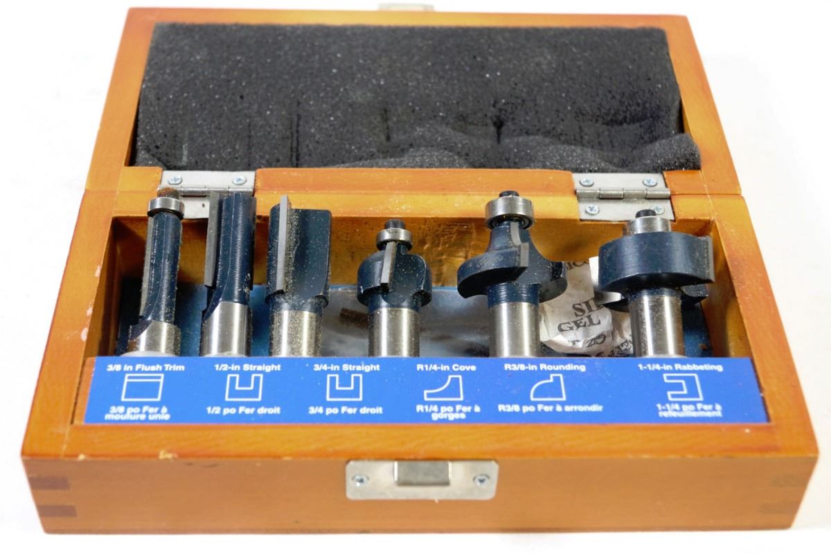 MASTERCRAFT ROUTER BIT SET IN WOOD BOX