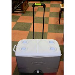 RUBBERMAID DOUBLE LID ROLLING COOLER