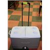 Image 1 : RUBBERMAID DOUBLE LID ROLLING COOLER