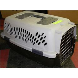"PET TAXI" PET KENNEL