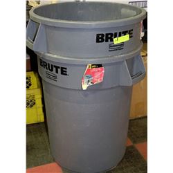 PAIR OF BRUTE GARBAGE CANS