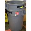 Image 1 : PAIR OF BRUTE GARBAGE CANS