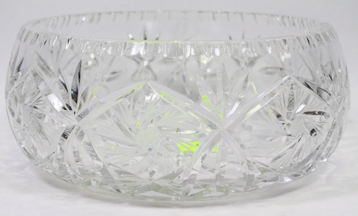LARGE BAVARIAN PINWHEEL CRYSTAL FRUIT BOWL