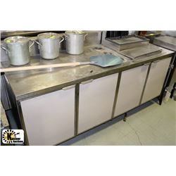 SOFT DRINK DISPENSER - 4 DOOR