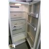 Image 3 : FRIGIDAIRE UPRIGHT FREEZER W/DIGITAL DISPLAY