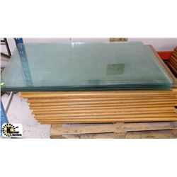 PALLET OF TABLE TOPS APPROX 28.5"X47" WITH GLASS