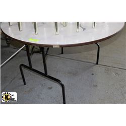 ROUND FOLDING TABLE