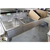 Image 1 : STAINLESS STEEL TRIPLE SINK