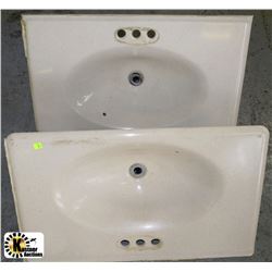PAIR OF PORCELAIN SINKS