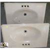 Image 1 : PAIR OF PORCELAIN SINKS