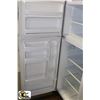 Image 4 : GE APARTMENT SIZE FRIDGE
