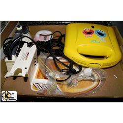 FLAT WITH HOUSE IRONS,IRON HOLDER FOR THE WALL