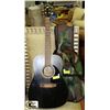 Image 1 : ART & LUTHERIE CEDAR BLACK GUITAR WITH BAG CASE