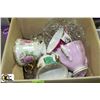 Image 1 : BOX OF COLLECTIBLE DISHWARE INCL. ORNATE GLASS