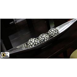 SHOWHOME TRAY WITH 3 DECORATIVE BALLS