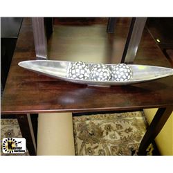 SHOWHOME WOOD KITCHEN TABLE WITH BUTTERFLY LEAF