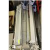 Image 1 : LOT OF 3 ENCLOSED FLUORESCENT LIGHTS WITH EXTRA
