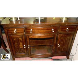 3 DRAWER 3 DOOR SIDEBOARD MATCHES LOT 625