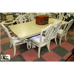 DININGROOM TABLE & 8 CHAIRS