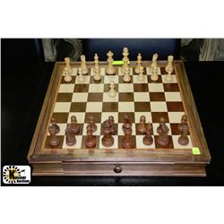 NEW WOOD CHESS BOARD SET