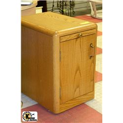 WOODEN MAGAZINE END TABLE