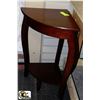 Image 1 : 24" CHERRY WOOD FINISH CORNER TABLE