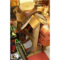 17" ROPE SADDLE ON CEDAR STAND