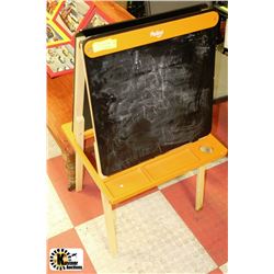 SHOWHOME CHILDRENS BLACKBOARD ACTIVITY CENTER