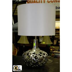 CHROME TONE SHOWHOME LAMP